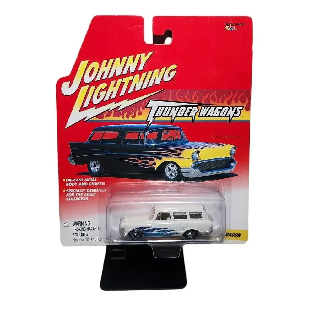 Johnny Lightning Thunder Wagons Custom Rambler Wagon White and Blue 2001 New